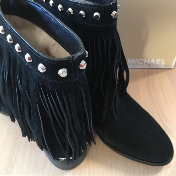 Black Suede Studded Boots Billy Low Heel Fringe Michael Michael Kors Size 7 New - Picture 3 of 8